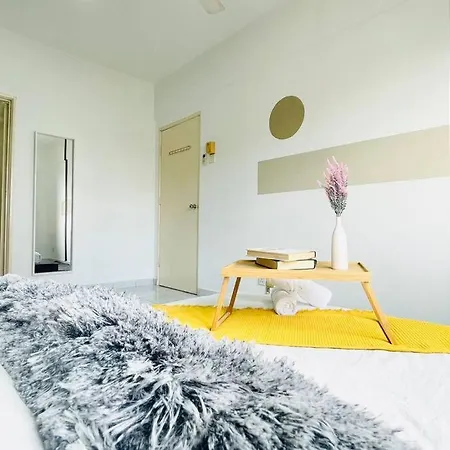 8 Pax Homestay Near Axiata Arena & Pavilion 2 Kuala Lumpur Bagian luar foto