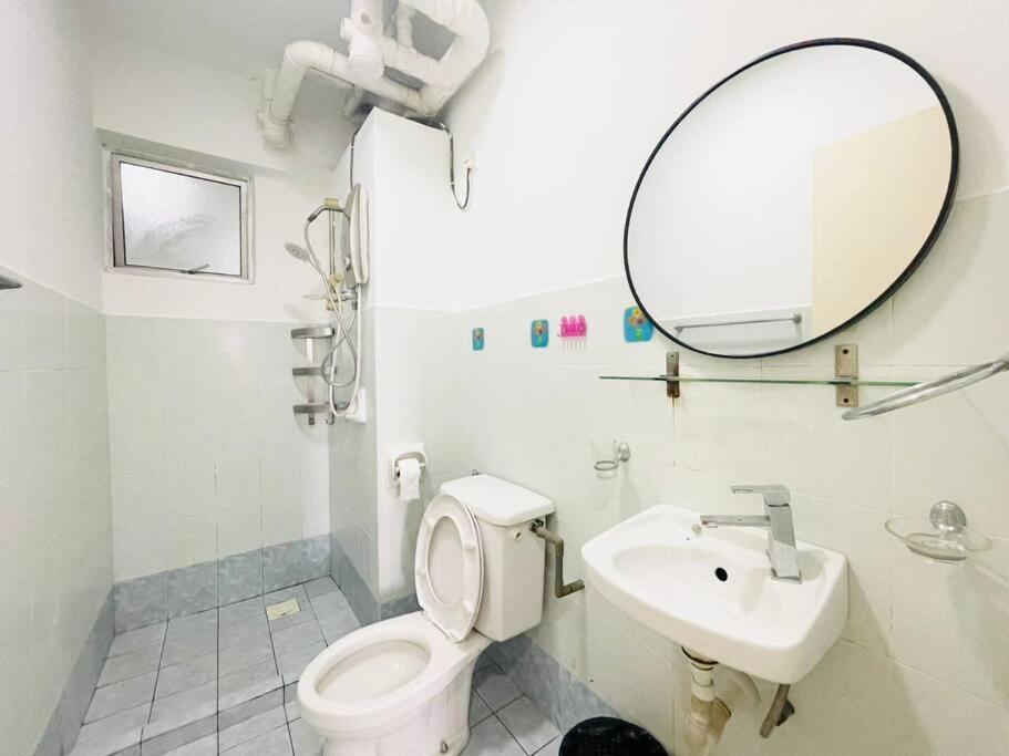 8 Pax Homestay Near Axiata Arena & Pavilion 2 Apartment *