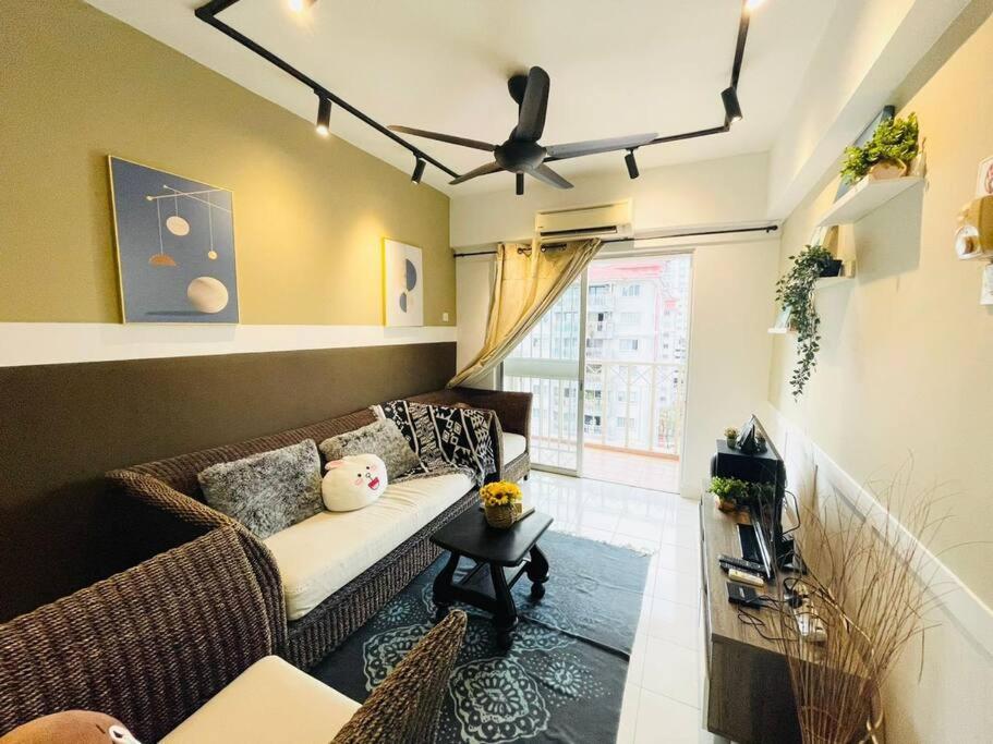 Apartment 8 Pax Homestay Near Axiata Arena & Pavilion 2 Kuala Lumpur