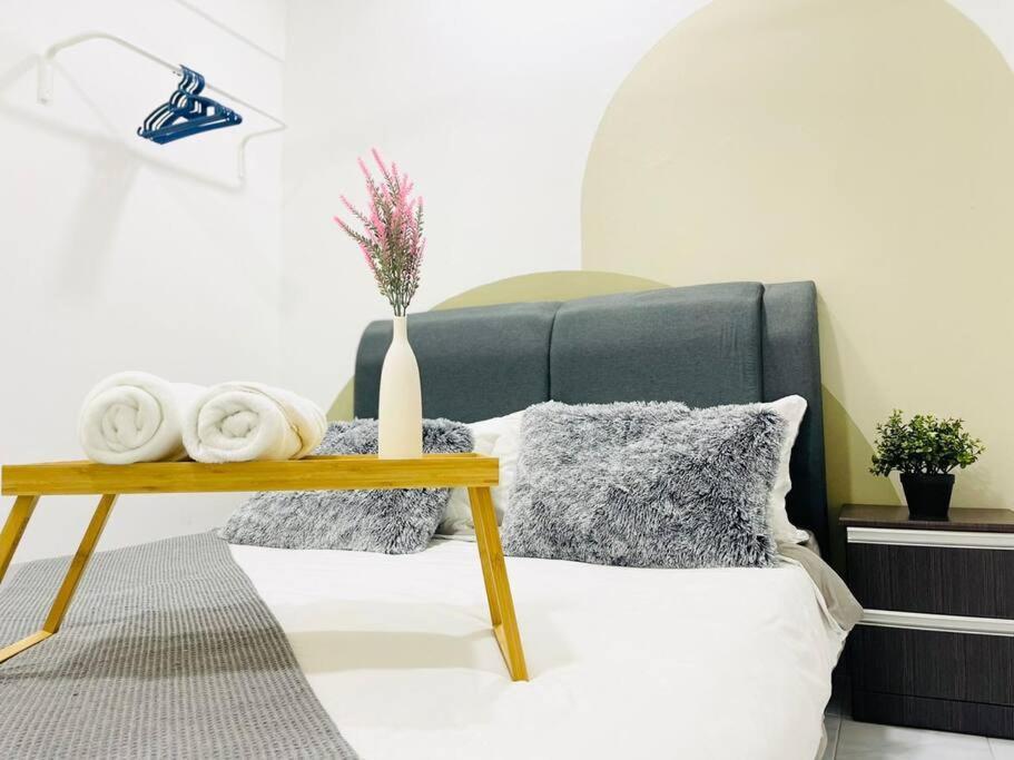 8 Pax Homestay Near Axiata Arena & Pavilion 2 Apartment *